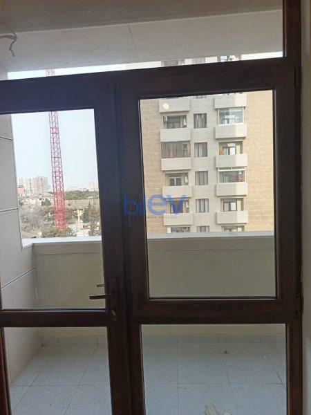 Aylıq Kirayə 3 otaqlı Yeni Tikili bina evi  95m², Bakı