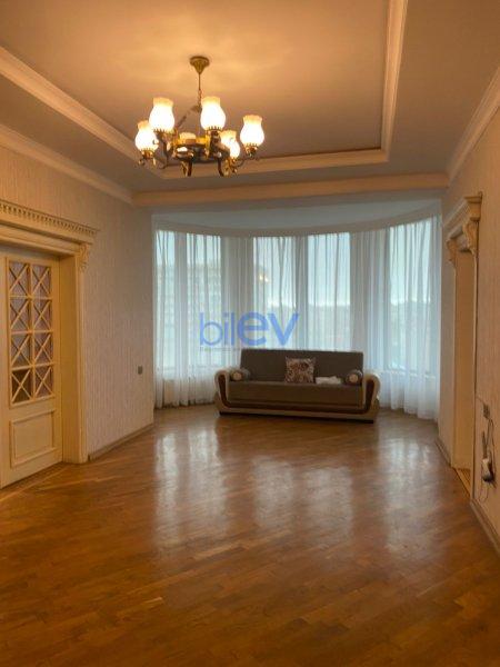 Satış 7 otaqlı Villa  1000m², Bakı