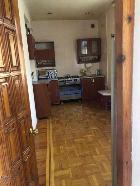 Aylıq Kirayə 5 otaqlı Köhnə Tikili bina evi  180m², Bakı