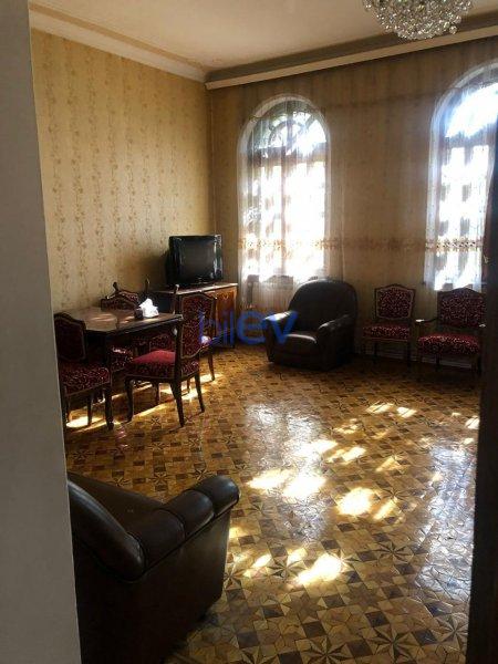 Aylıq Kirayə 5 otaqlı Köhnə Tikili bina evi  180m², Bakı