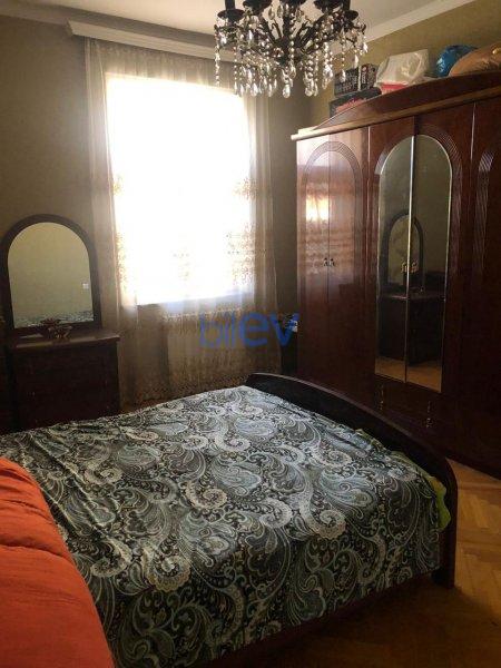 Aylıq Kirayə 5 otaqlı Köhnə Tikili bina evi  180m², Bakı