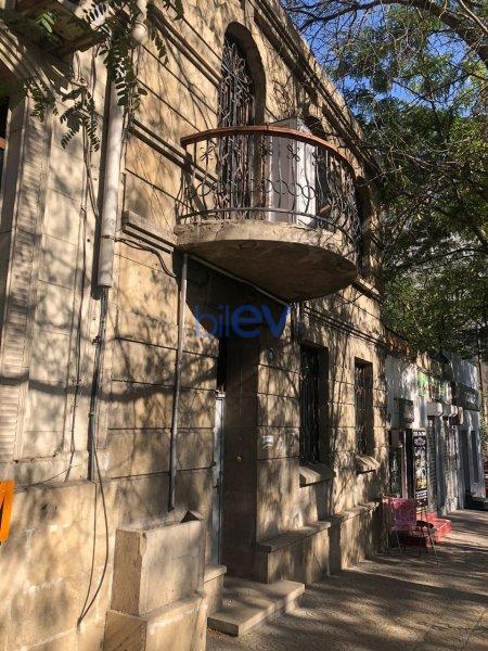 Aylıq Kirayə 5 otaqlı Köhnə Tikili bina evi  180m², Bakı