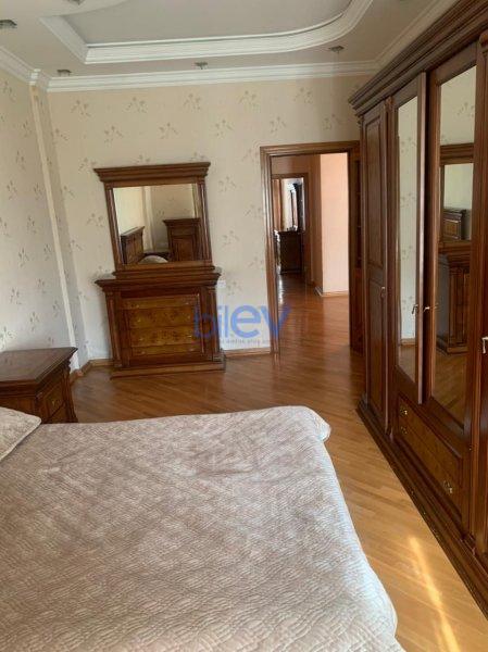 Aylıq Kirayə 4 otaqlı Yeni Tikili bina evi  140m², Bakı
