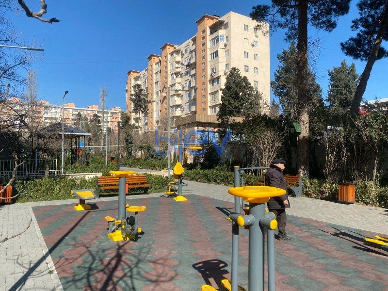 Satılır 4 otaqlı Köhnə Tikili  100m², Bakı
