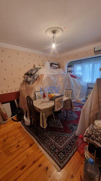 Satılır 4 otaqlı Köhnə Tikili  100m², Bakı