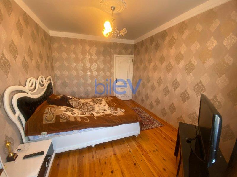 Satılır 4 otaqlı Köhnə Tikili  100m², Bakı