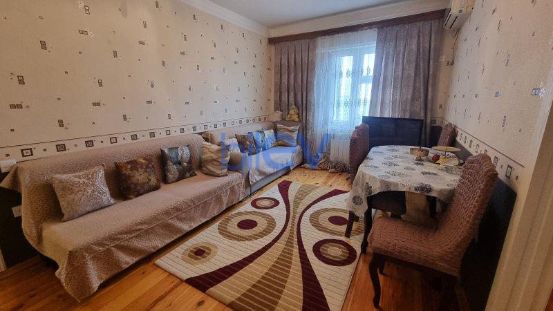 Satılır 4 otaqlı Köhnə Tikili  100m², Bakı
