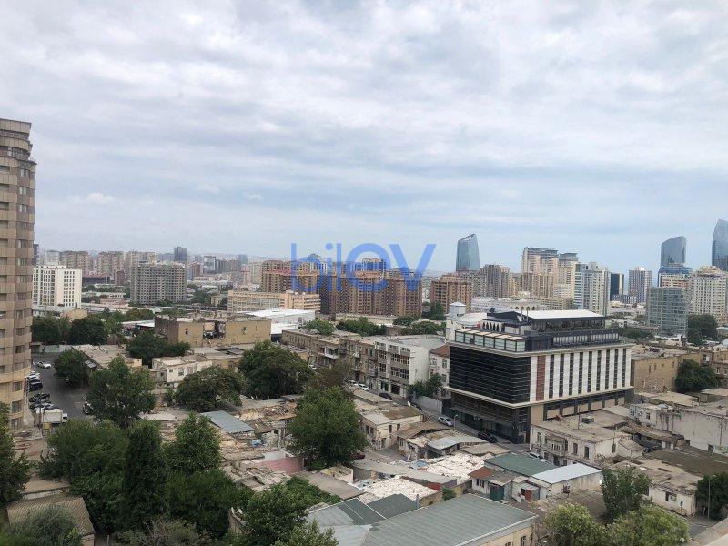 Satış 4 otaqlı Yeni Tikili bina evi  195m², Bakı