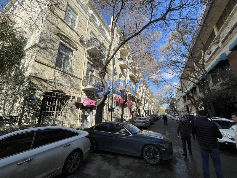 Satış 6 otaqlı Obyekt  188m², Bakı