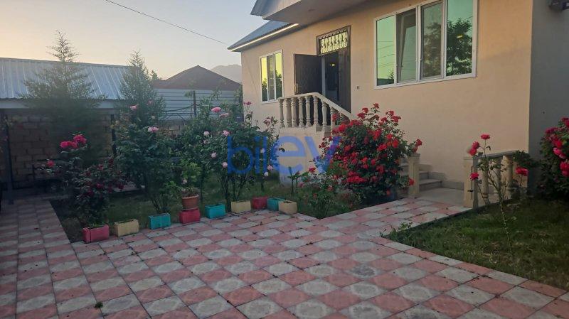 Günlük Kirayə 4 otaqlı Həyət evi  100m², Qəbələ