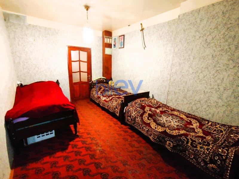 Satış 3 otaqlı Köhnə Tikili bina evi  90m², Bakı