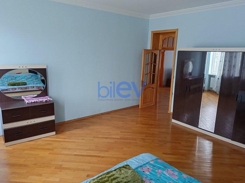 Kirayə (aylıq) 3  otaqlı Həyət evi  200 kblvm², Qəbələ