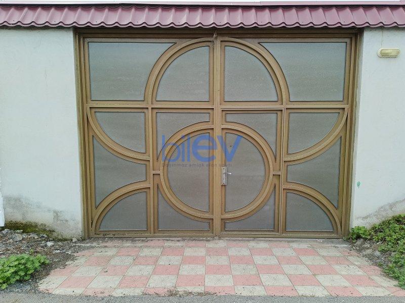 Kirayə (aylıq) 3  otaqlı Həyət evi  200 kblvm², Qəbələ