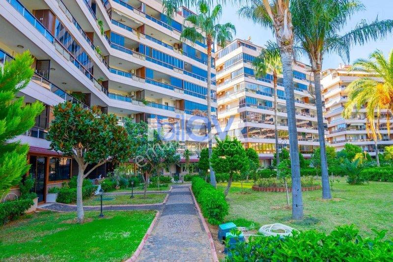 Satılır 3 otaqlı Yeni Tikili  120m², Bakı