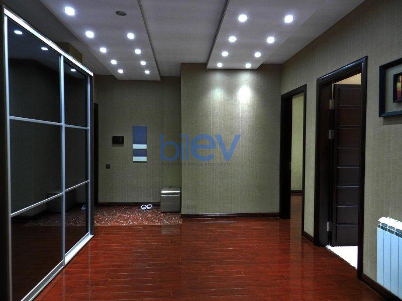 Kirayə (aylıq) 4 otaqlı Yeni Tikili  172 m², Bakı