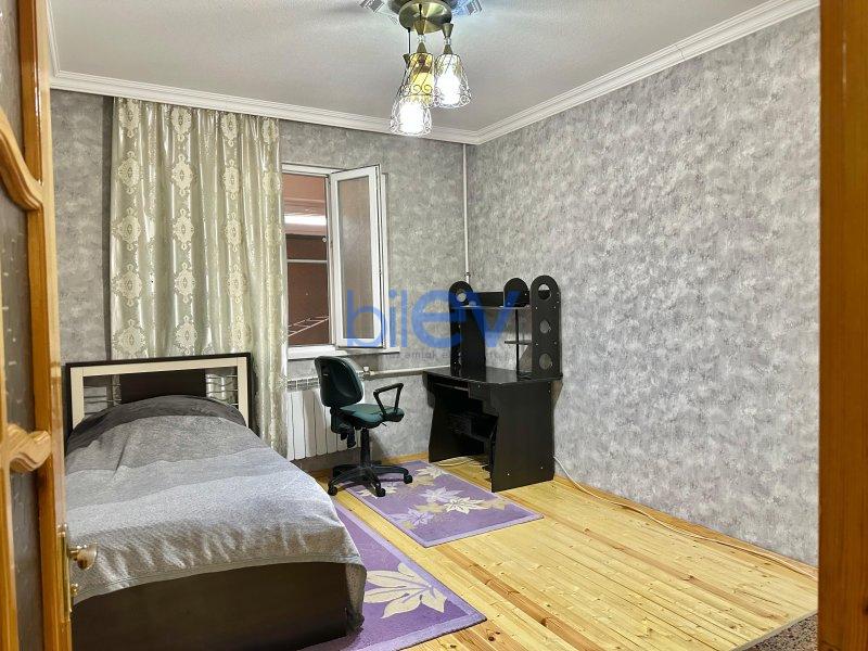 Satılır 4 otaqlı Köhnə Tikili  90m², Bakı