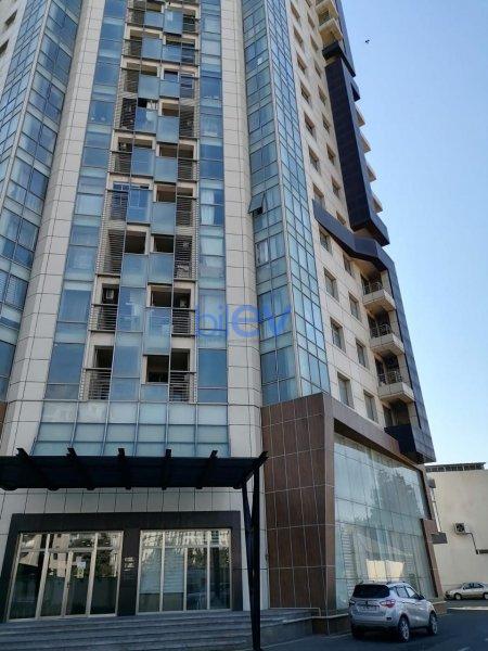 Satılır 3 otaqlı Yeni Tikili  157m², Bakı