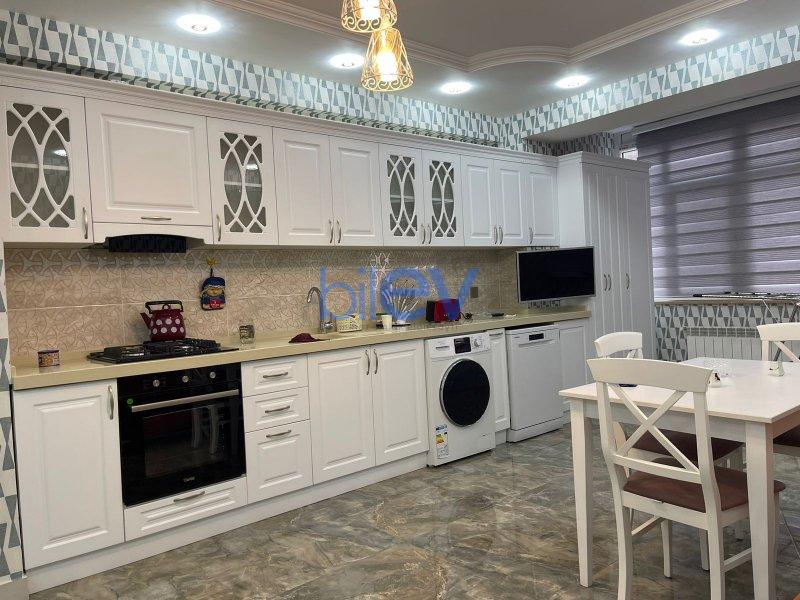 Kirayə (aylıq) 3 otaqlı Yeni Tikili  139m², Bakı