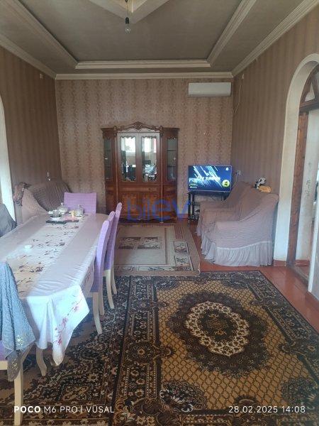 Satılır 5 otaqlı Həyət evi  6sotm², Şəmkir