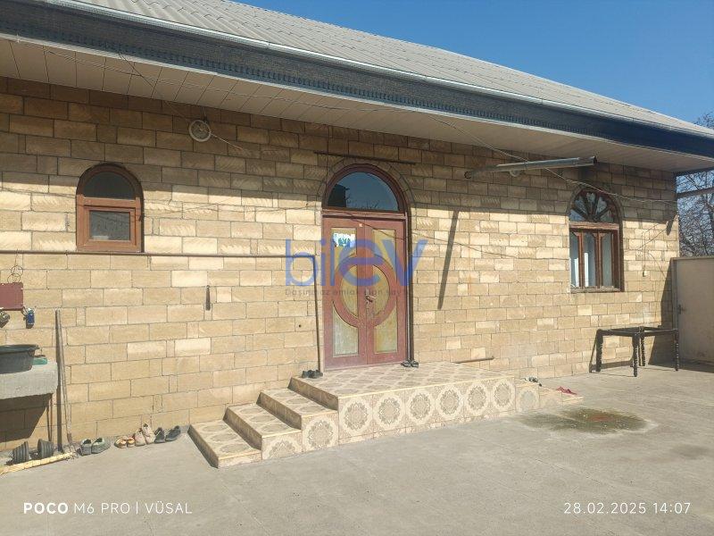 Satılır 5 otaqlı Həyət evi  6sotm², Şəmkir