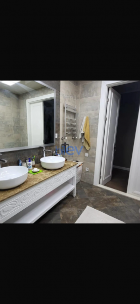 Kirayə (günlük) 3 otaqlı Yeni Tikili  150m², Bakı