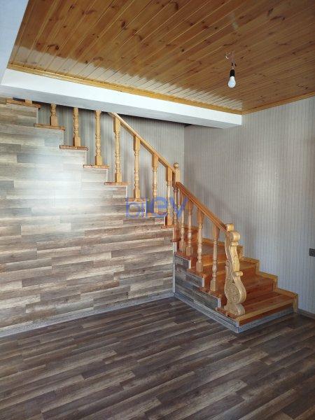 Satılır 9 otaqlı Bağ evi  300m², Bakı