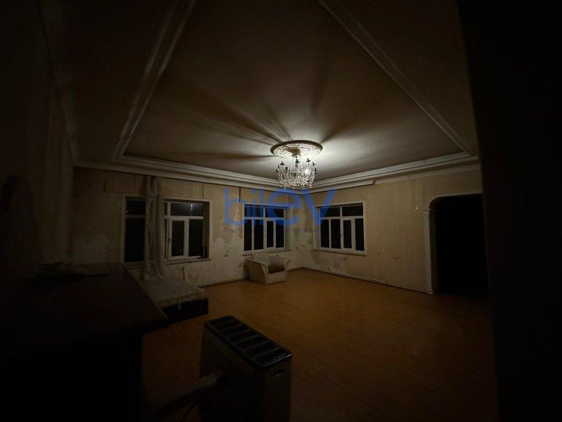 Aylıq Kirayə 4 otaqlı Həyət evi  200m², Bakı