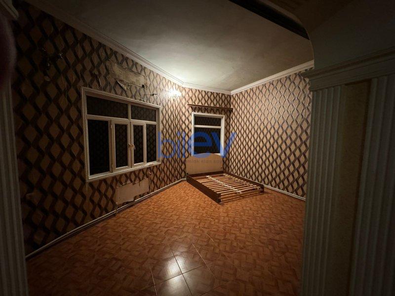 Aylıq Kirayə 4 otaqlı Həyət evi  200m², Bakı