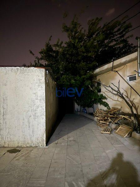 Aylıq Kirayə 4 otaqlı Həyət evi  200m², Bakı