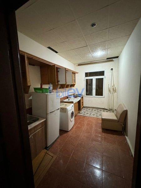 Aylıq Kirayə 4 otaqlı Həyət evi  200m², Bakı