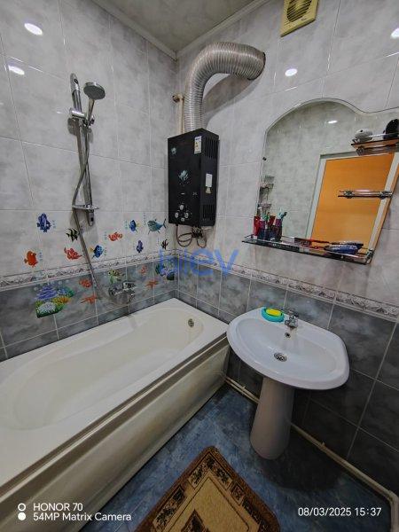 Satış 3 otaqlı Köhnə Tikili bina evi  85m², Bakı