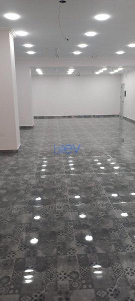 Satılır 4 otaqlı Obyekt  330m², Bakı