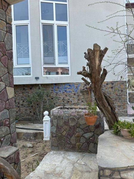 Satılır 6 otaqlı Həyət evi  290m², Bakı