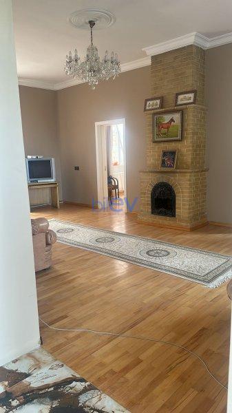 Satılır 6 otaqlı Həyət evi  290m², Bakı