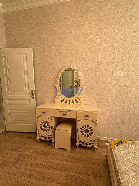 Aylıq Kirayə 3 otaqlı Yeni Tikili bina evi  109m², Bakı