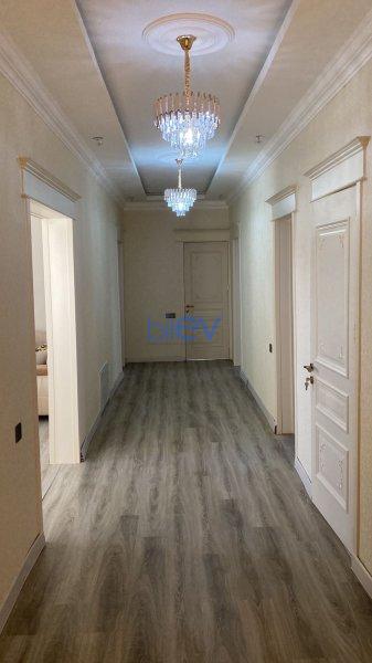 Satılır 4 otaqlı Həyət evi  185m², Bakı