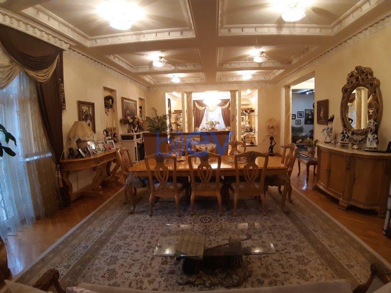 Satış 10 otaqlı Villa  800m², Bakı
