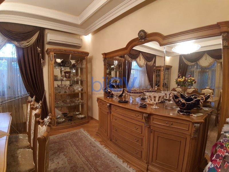 Satış 10 otaqlı Villa  800m², Bakı