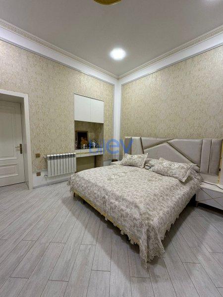 Satılır 4 otaqlı Həyət evi  170m², Bakı