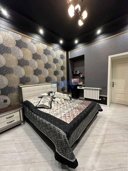 Satılır 4 otaqlı Həyət evi  170m², Bakı