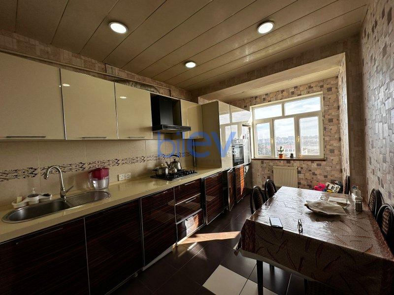 Satılır 3 otaqlı Köhnə Tikili  80m², Bakı