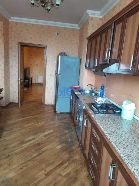 Kirayə (aylıq) 4 otaqlı Yeni Tikili  m², Bakı