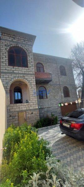 Satılır 5 otaqlı Həyət evi  200m², Bakı