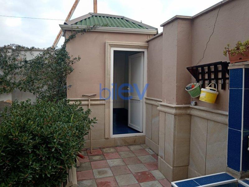 Satılır 5 otaqlı Həyət evi  2sotm², Bakı