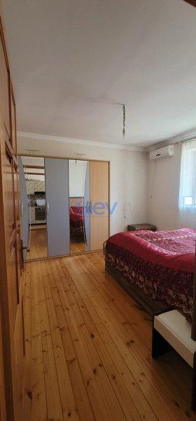 Satış 4 otaqlı Köhnə Tikili bina evi  90m², Bakı