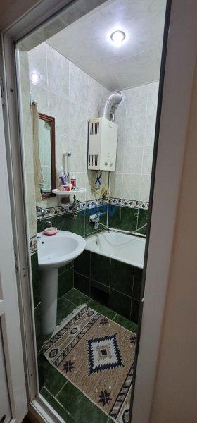 Satış 4 otaqlı Köhnə Tikili bina evi  90m², Bakı
