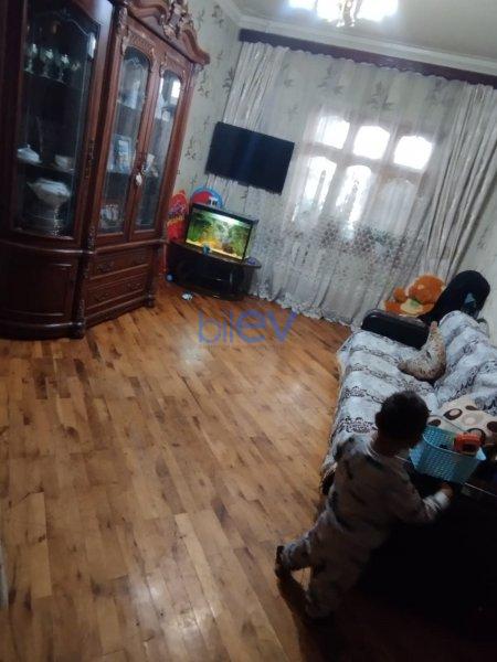 Satış 2 otaqlı Köhnə Tikili bina evi  70m², Bakı