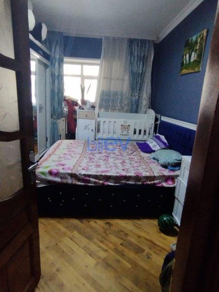 Satış 2 otaqlı Köhnə Tikili bina evi  70m², Bakı