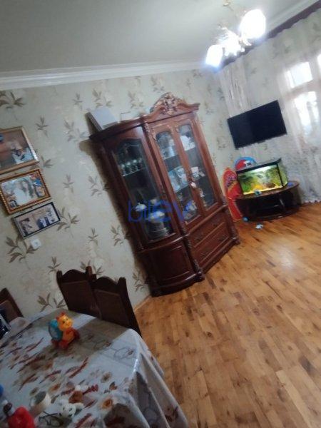 Satış 2 otaqlı Köhnə Tikili bina evi  70m², Bakı