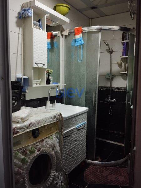 Satış 2 otaqlı Köhnə Tikili bina evi  70m², Bakı